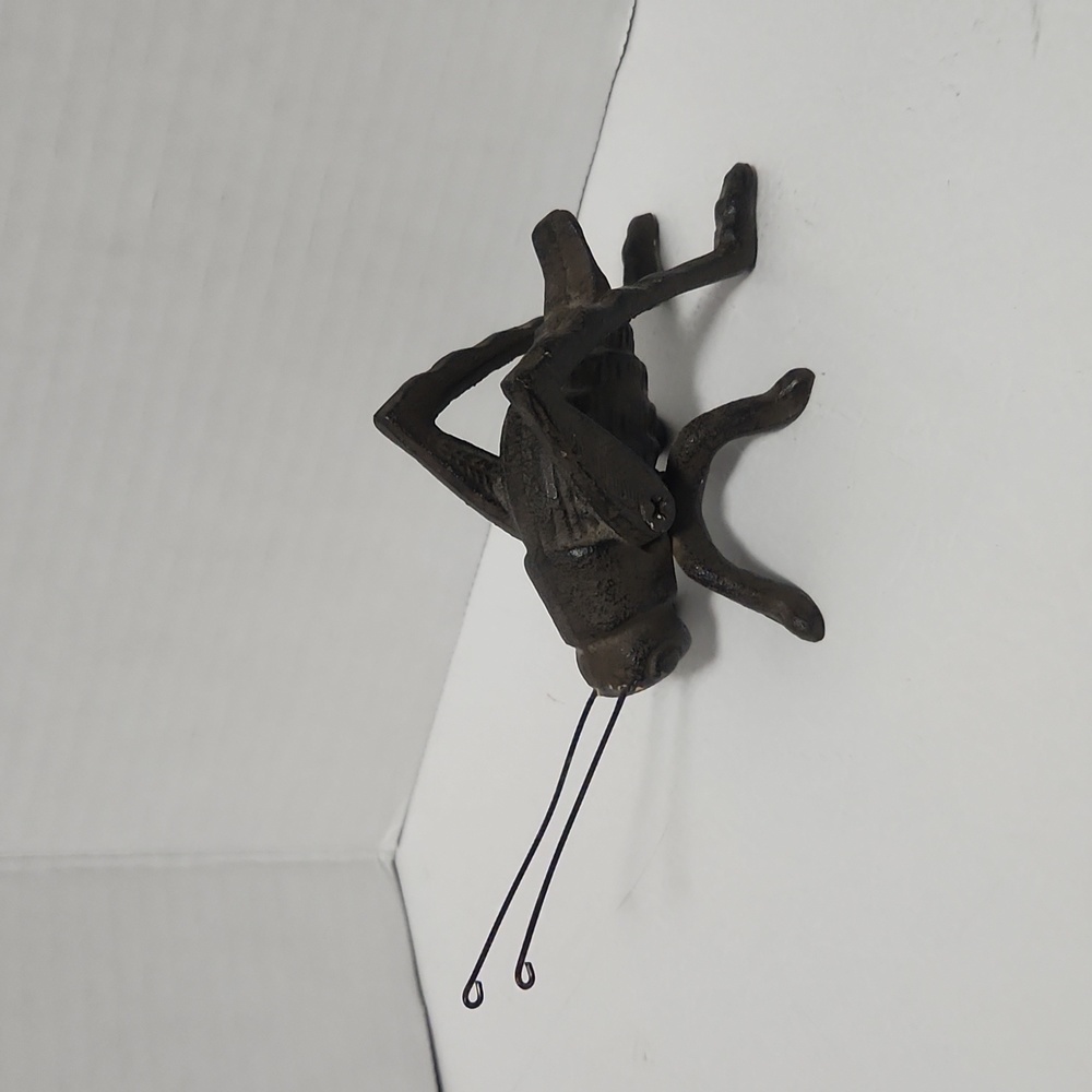 🦗 Vintage Cast Iron Grasshopper with Screw Limbs and Antenna 4" Base 11 Oz